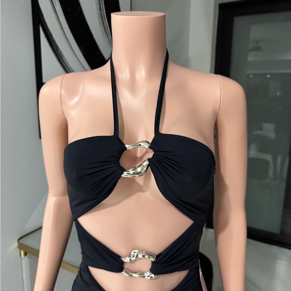 Elegant Black Halter Cut-Out Dress - Picture 4 of 5